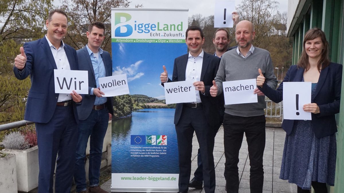 Peter Weber (Vorsitzender von BiggeLand und Bürgermeister der Stadt Olpe), Markus
Hohmann (Gemeinde Wenden), Christian Pospischil (geschäftsführender Vorstand BiggeLand
und Bürgermeister der Stadt Attendorn), Dr. Frank Bröckling (Büro planinvent), Uli Berghof
(geschäftsführender Vorstand BiggeLand und Bürgermeister der Stadt Drolshagen), Hannah
Kath (Regionalmanagement) (v.l.). Es fehlt: Natascha Kempf-Dornseifer. von privat