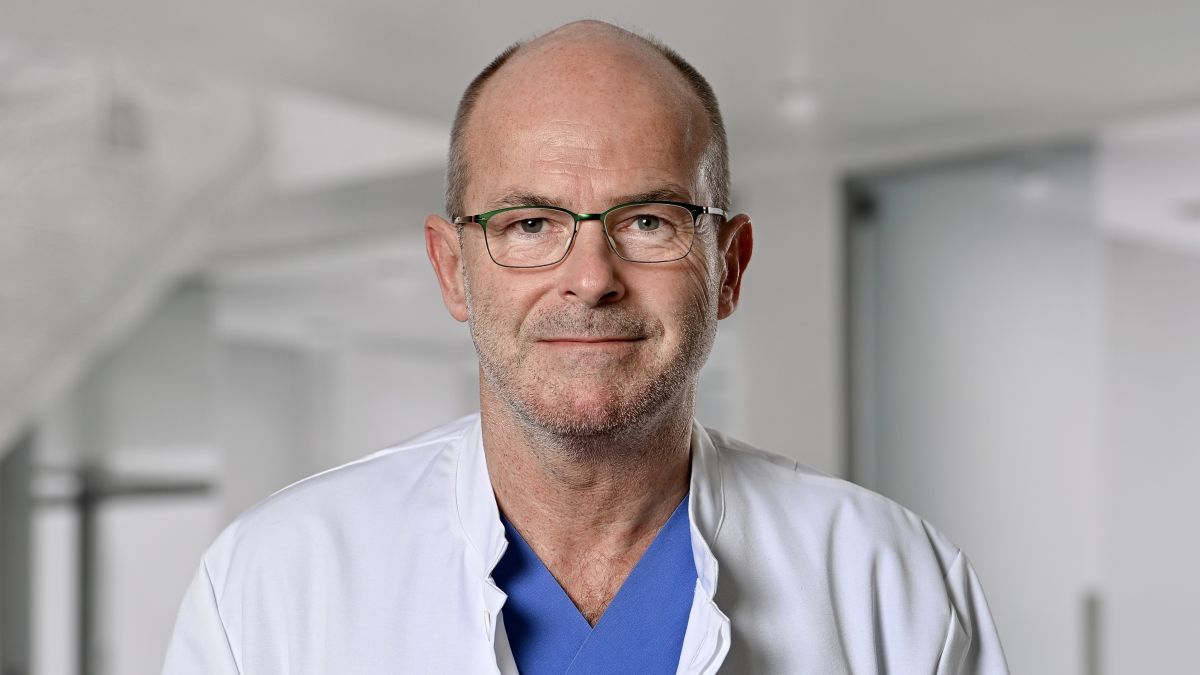 Dr. Uwe Stracke. von Helios