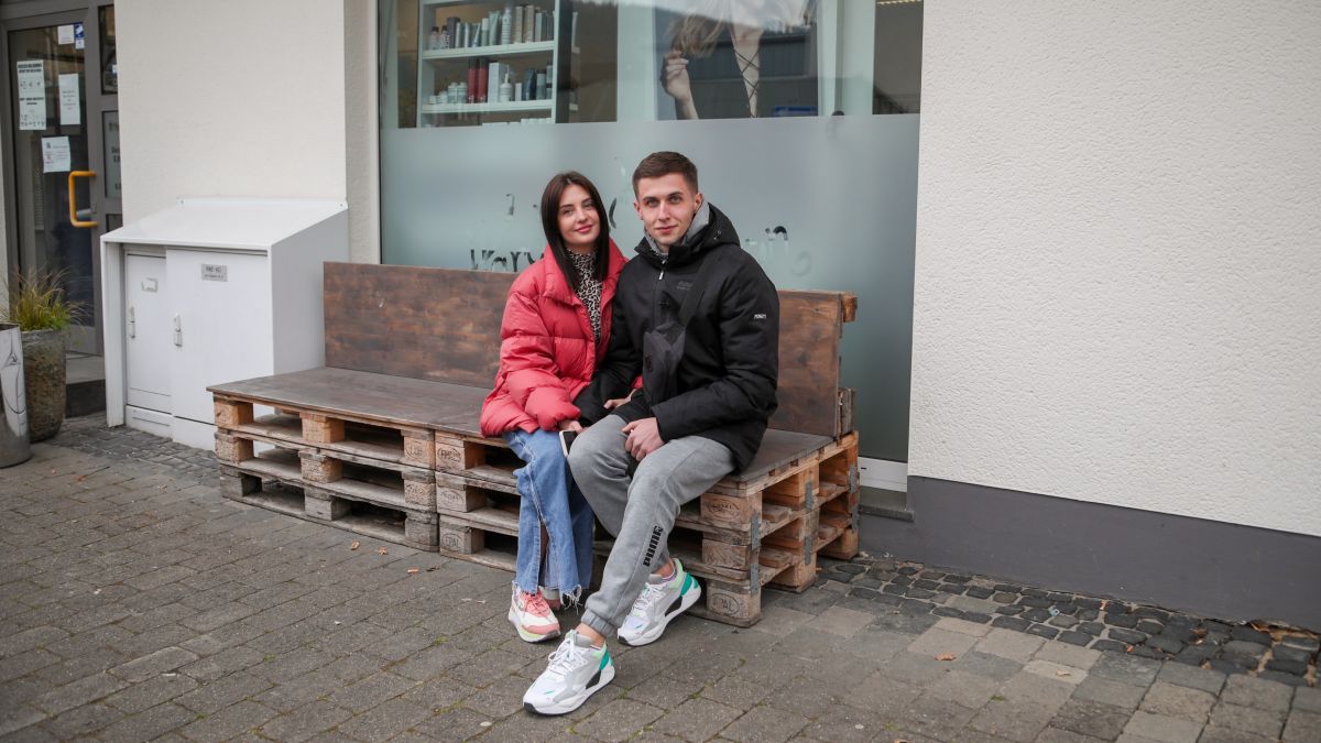 Valeria (23) und Paul (21) sind aus der Ukraine geflüchtet. Sie sind in Lennestadt angekommen und Paul hat bereits eine Arbeitsstelle. von Tine Schmidt