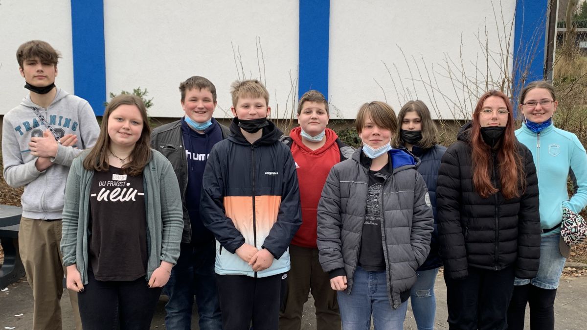 Eine tolle Idee hatten einige Schüler der Grevenbrücker Janusz-Korczak-Schule: Sie verkauften Waffeln für ukrainische Flüchtende. von privat
