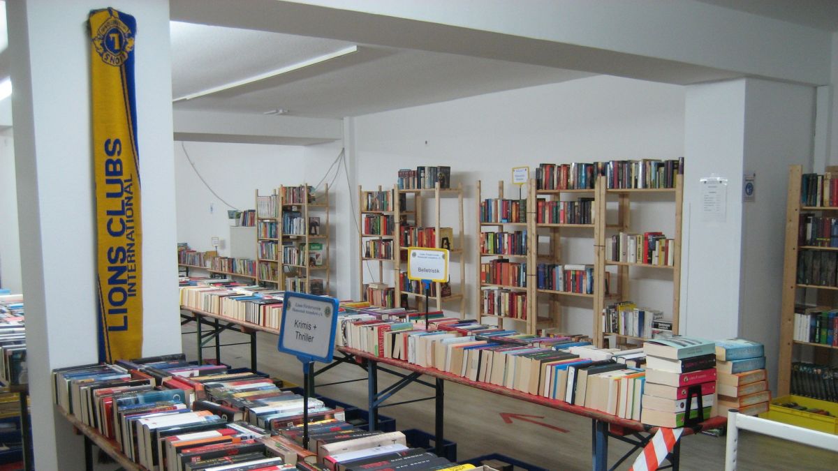 Der Bücherbasar des Lions Club Attendorn. von privat
