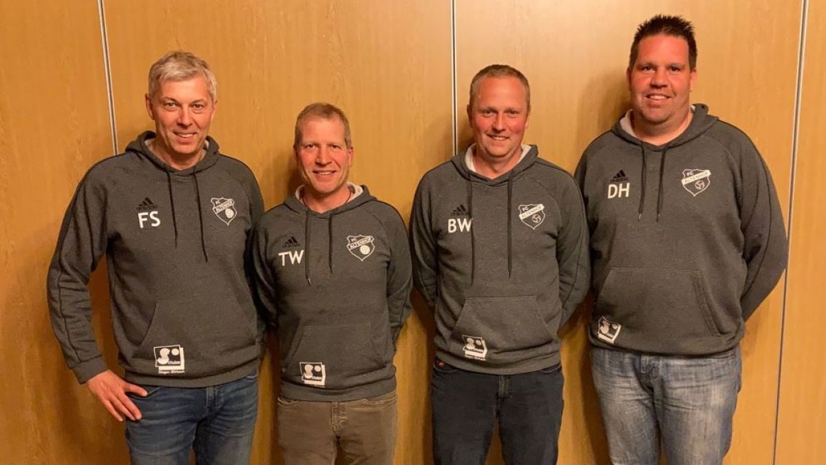 Der neu gewählte Hauptvorstand des FC Altenhof. Von links: Dominik Holterhof, Benjamin Wobig, Thomas Wurm und Frank Stahl. Krankheitsbedingt fehlte Mirko Weber. von privat