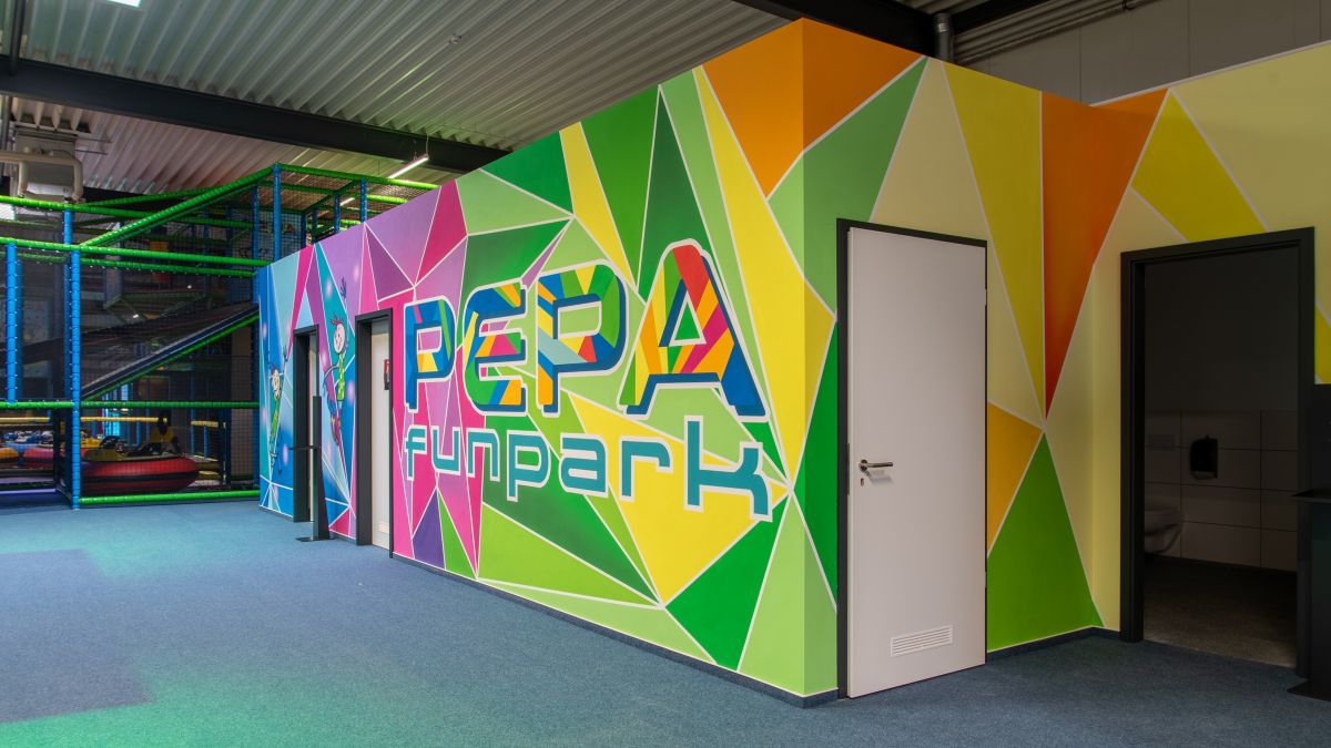 Der PEPA-Funpark lockt mit zahlreichen Attraktionen in die Indoorhalle nach Grevenbrück. von Nils Dinkel