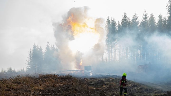 Eine Großübung zur Waldbrandbekämpfung fand am 23. April 2022 im Raum...