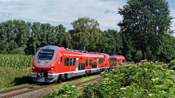 Ein Regionalzug der DB Regio im Sauerlandnetz.
