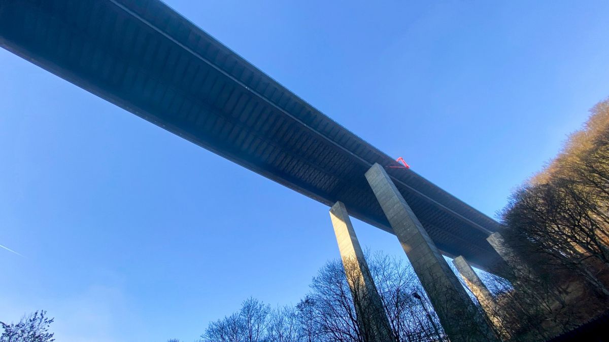 Die Talbrücke Rahmede in Lüdenscheid soll zwei Monate später als geplant gesprengt werden. von Sven Prillwitz/Stadt Lüdenscheid