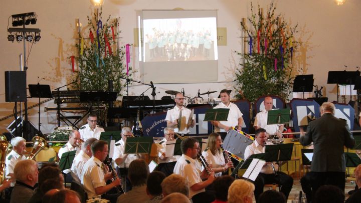 Der Musikverein Schönholthausen hat sein 100. Jubiläum mit einem Festwochenende gefeiert.