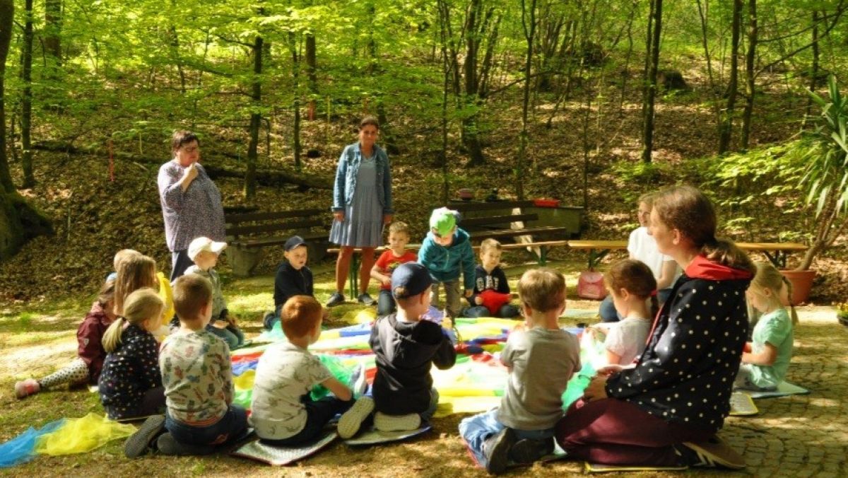 Kinder erlebten an der Waldgrotte eine schöne Zeit von privat
