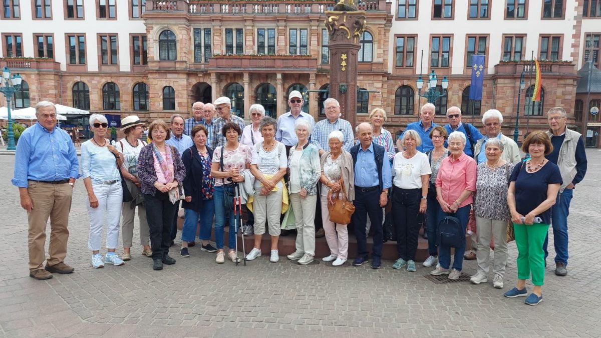 Die Senioren-Union Olpe stattete der hessischen Landeshauptstadt Wiesbaden im Rahmen eines Tagesausflugs einen Besuch ab. von privat