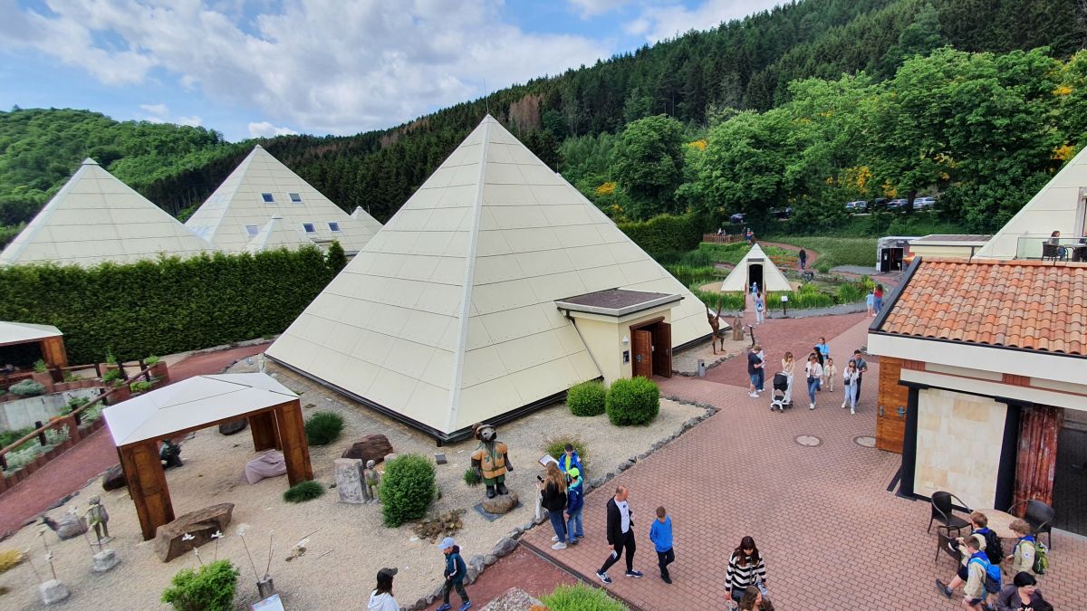 Einen spannenden Nachmittag erlebten 250 Besucher auf Einladung Rotary Clubs Schmallenberg-Winterberg-Lennetal und des Galileo Parks. von privat