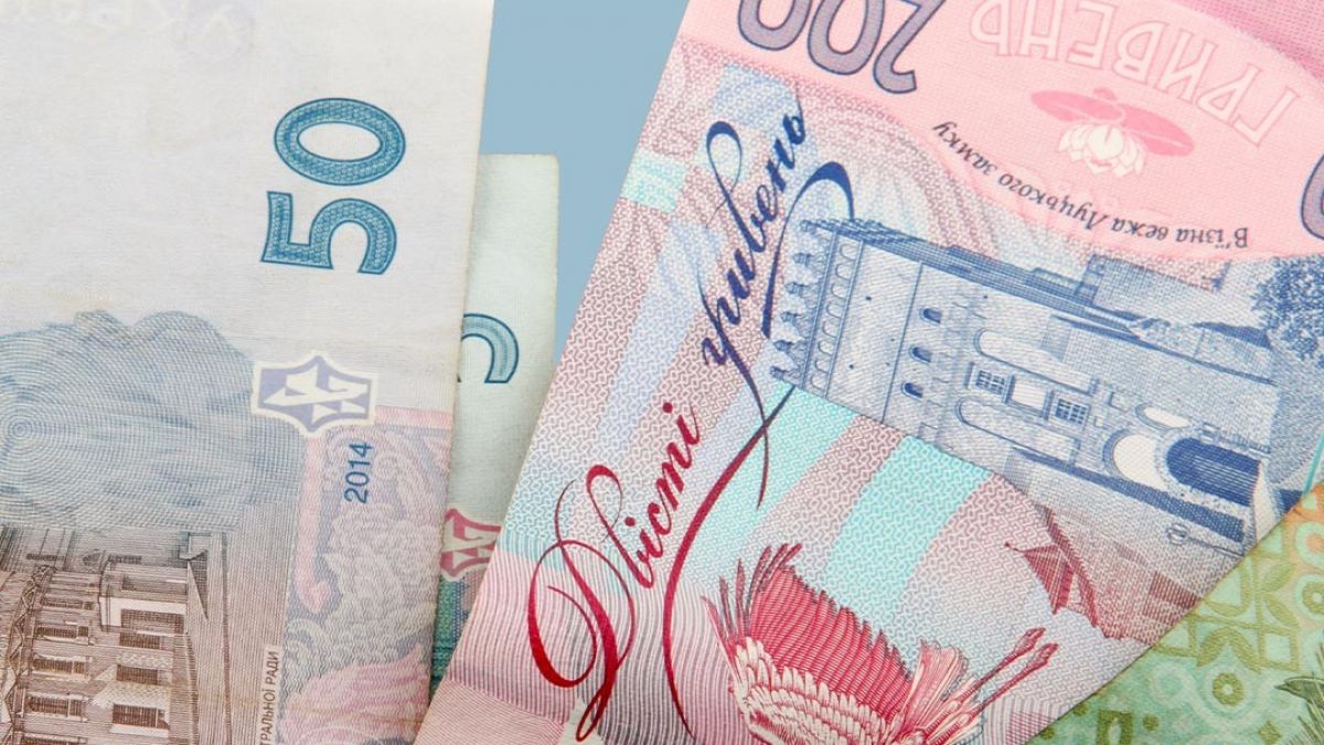 Der Umtausch von ukrainischen Hrywnja-Banknoten in Euro ist für ukrainische Geflüchtete für drei Monate lang möglich. von Sparkasse ODW