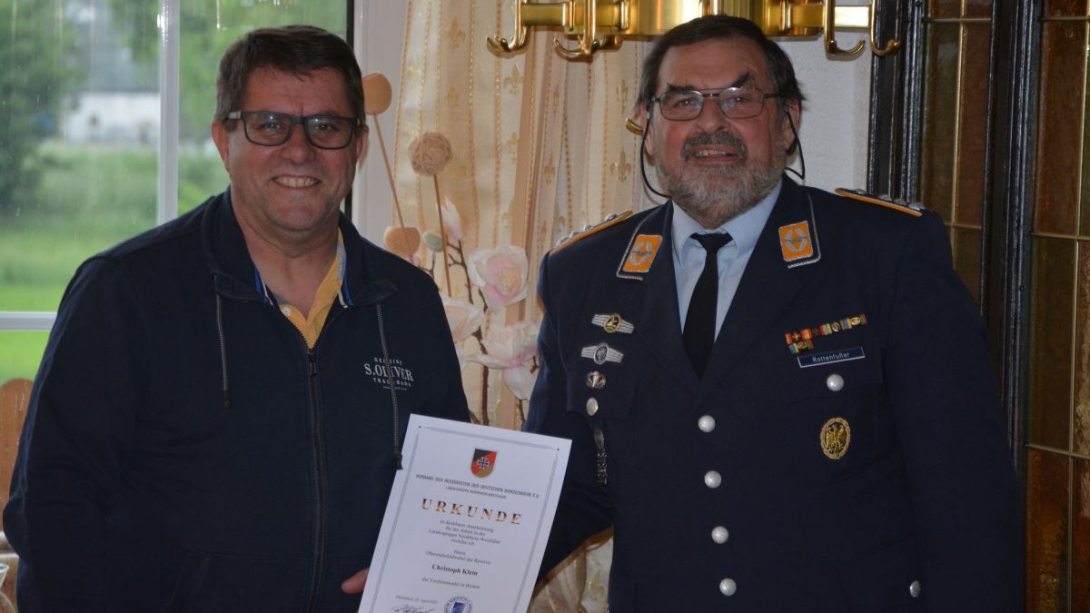 Oberstabsfeldwebel d. R. Christoph Klein hat die Ehrennadel in Bronze des Reservistenverbandes erhalten. von privat
