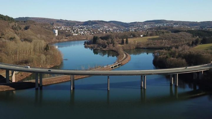 Die Talbrücke Ronnewinkel in Olpe.