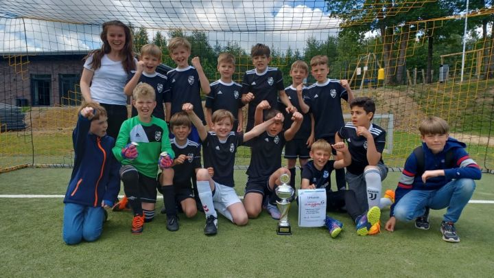 Die Gallenbergschule Olpe gewinnt das Fußballturnier der Grundschulen im Kreis Olpe.