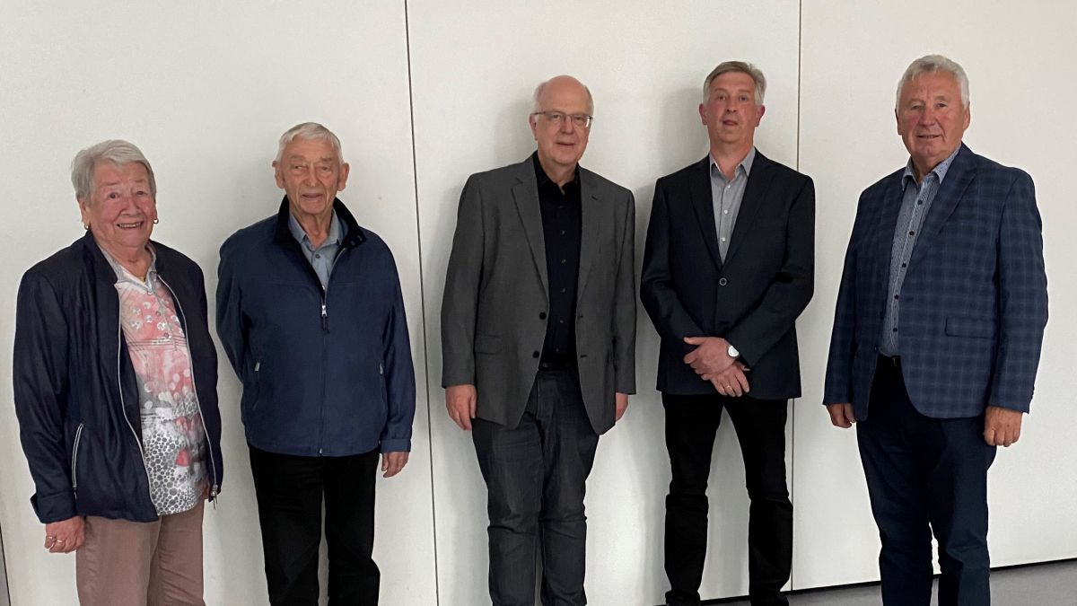 Magdalene und Tonis Schürholz, Präses Pastor Stefan Wigger, Hartwig Stachelscheid und Herbert Becker (von links). von privat