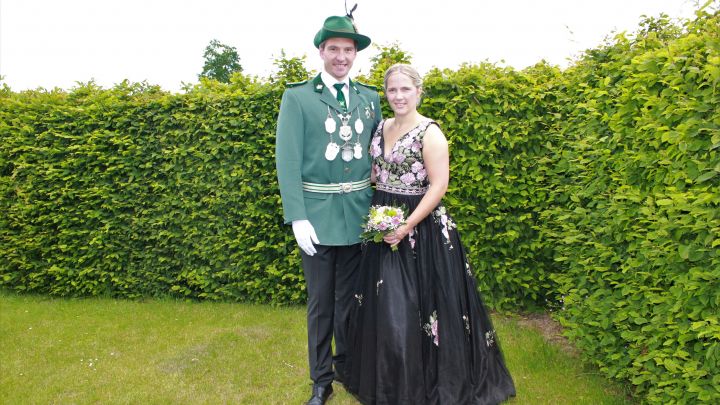 André Ruhrmann sicherte sich 2019 die Königswürde in Finnentrop und regiert mit seiner Frau Lena.