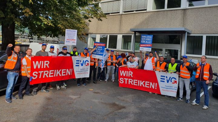 Mitarbeiter der Hessischen Landesbahn traten am Mittwoch, 22. Juni, in Siegen in den Warnstreik.