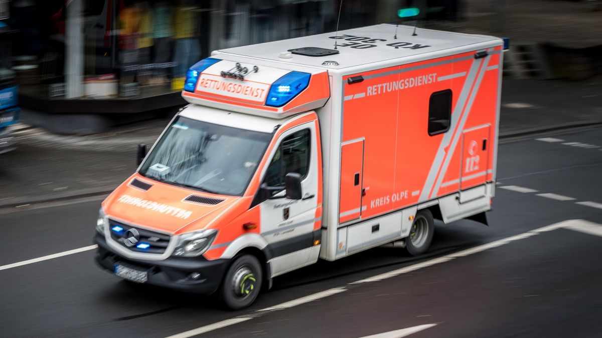 Symbolfoto: Rettungswagen, Krankenwagen von Nils Dinkel