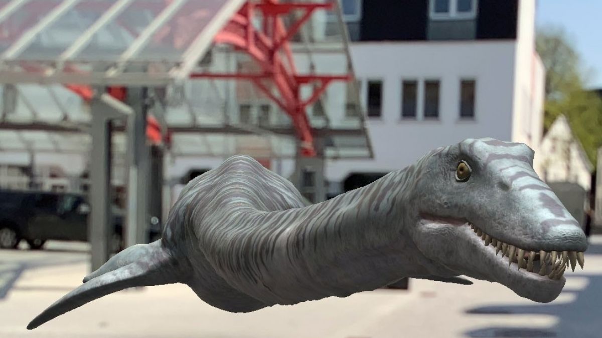 Mit Hilfe von Augmented Reality kann man in Plettenberg Dinosauriern begegnen. von Plettenberger KulTour GmbH