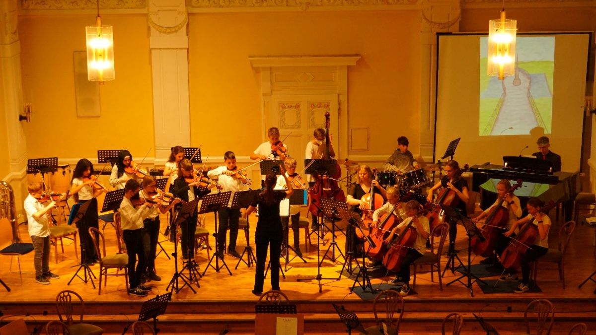 Das Klassenorchester der Klassen 6a und 6b. von privat