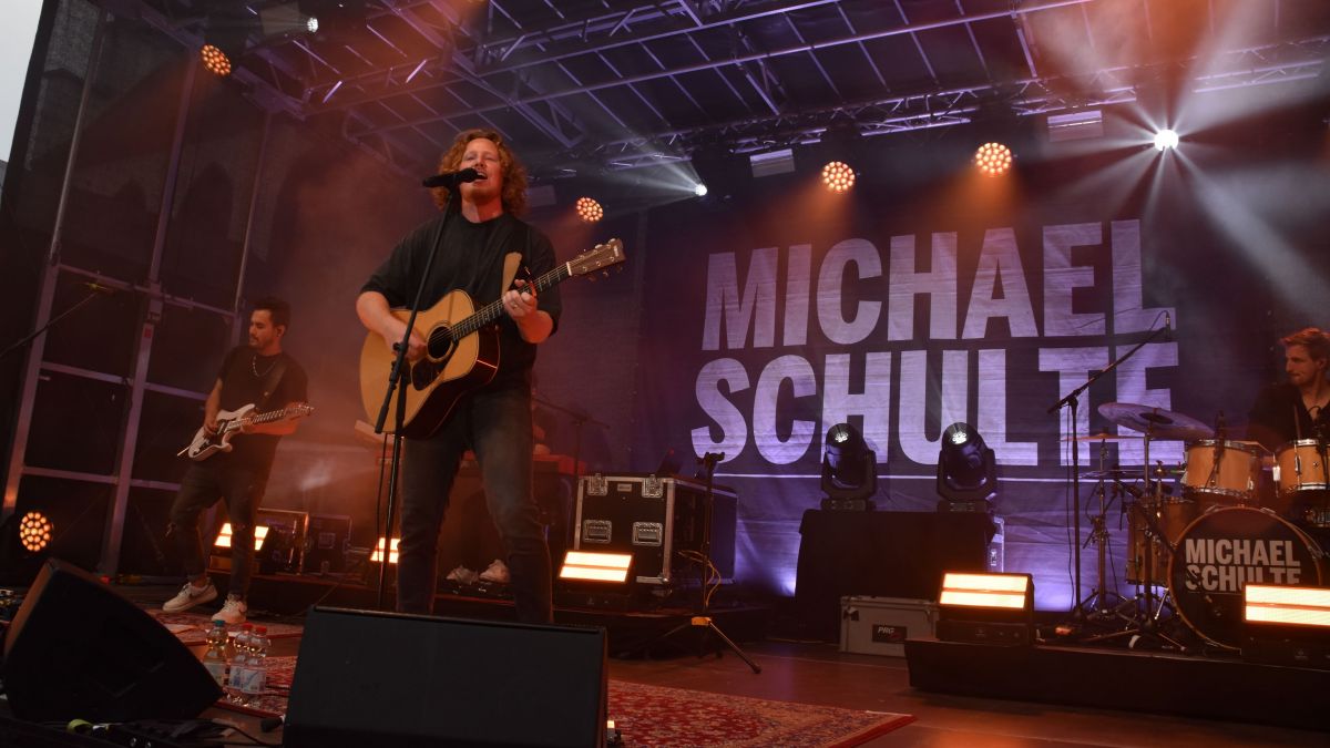 Michael Schulte begeisterte seine Fans in Attendorn. von Nicole Voss