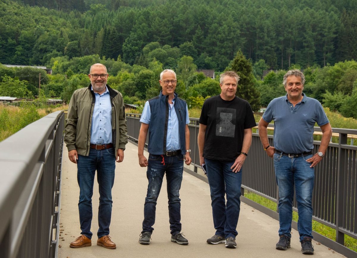 Von links: Achim Henkel, Andreas Feldmann, Ralf Venema (Gemeinde Finnentrop) und Andreas Ludwig (Fa. Mees). von Nils Dinkel