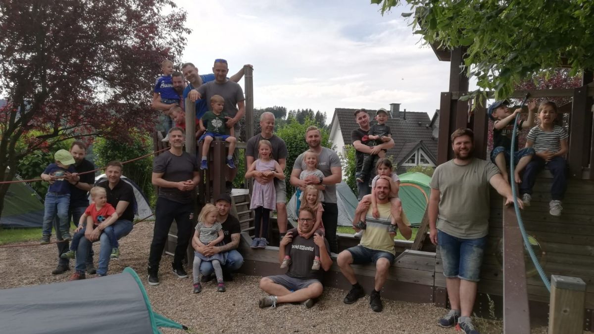 Die Teilnehmer der Eltern-Kind-Zeltnacht im Kindergarten St. Johannes Nepomuk Finnentrop waren begeistert von privat