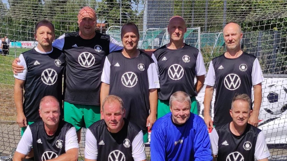 Die Ü50-Mannschaft vom RSV Listertal schaffte es beim Krombacher Westfalen Cup in Kaiserau bis ins Viertelfinale. von privat