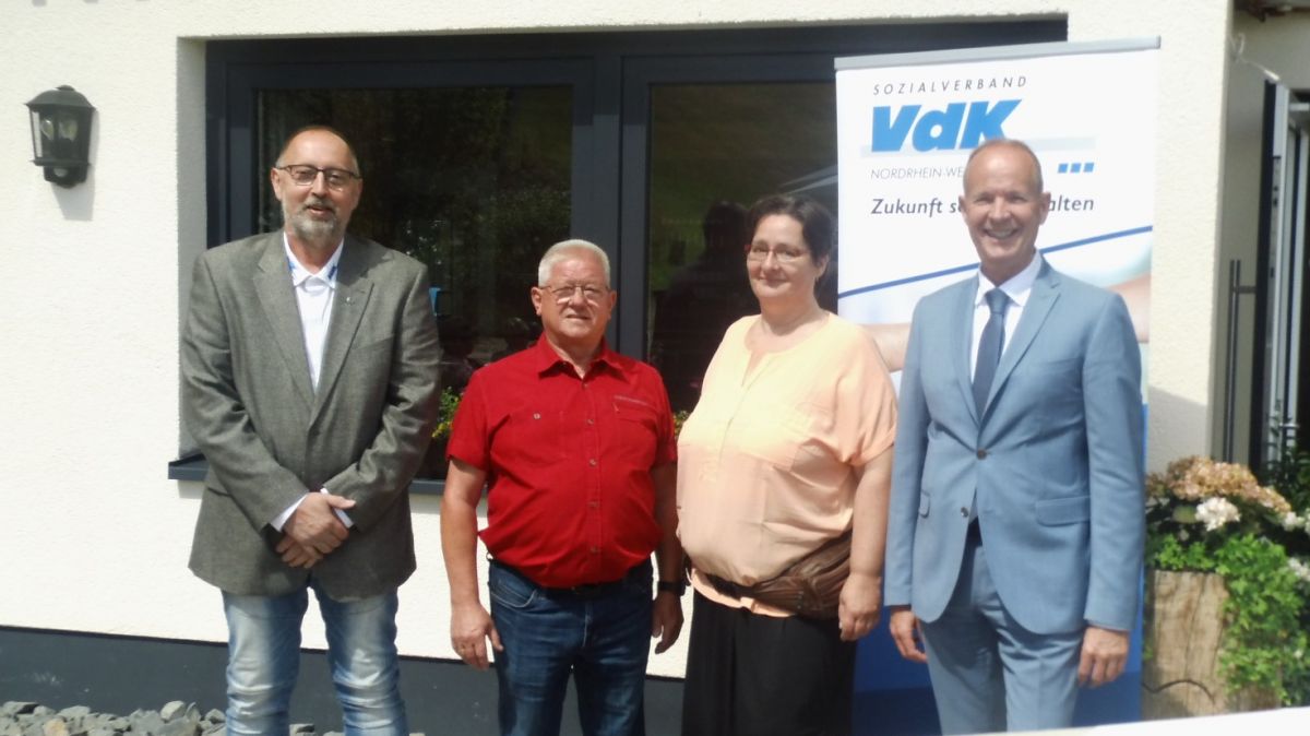 Manfred Molitor, Manfred Klein, Katarina Batz, Landrat Theo Melcher (v.l.) von privat