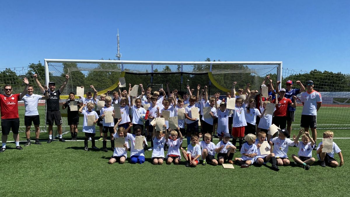 53 Kinder und Jugendliche im Alter von 6 bis 14 Jahren haben eine Woche lang am Gerlinger Fußball-Jugendcamp teilgenommen. von privat