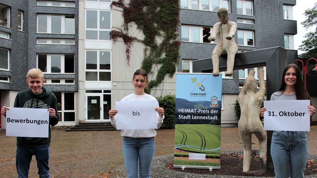 Jonathan Jagusch, Larissa Müller und Pia Haugner rufen zum Bewerben auf. von Stadt Lennestadt