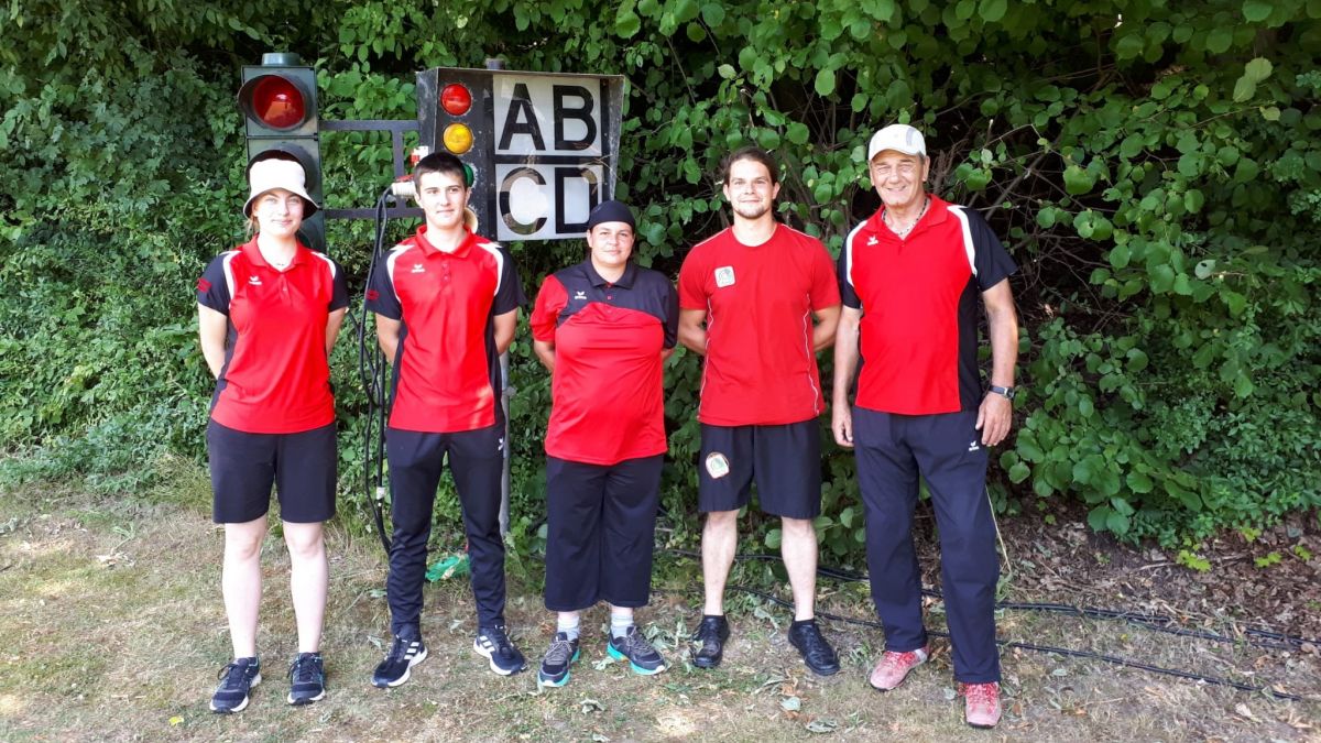 Die Teilnehmer der Landesmeisterschaft: Anna Schulte, Jakob Funke, Kerstin Hesse, Fiete Plessner und Udo Kleinsorge. von privat