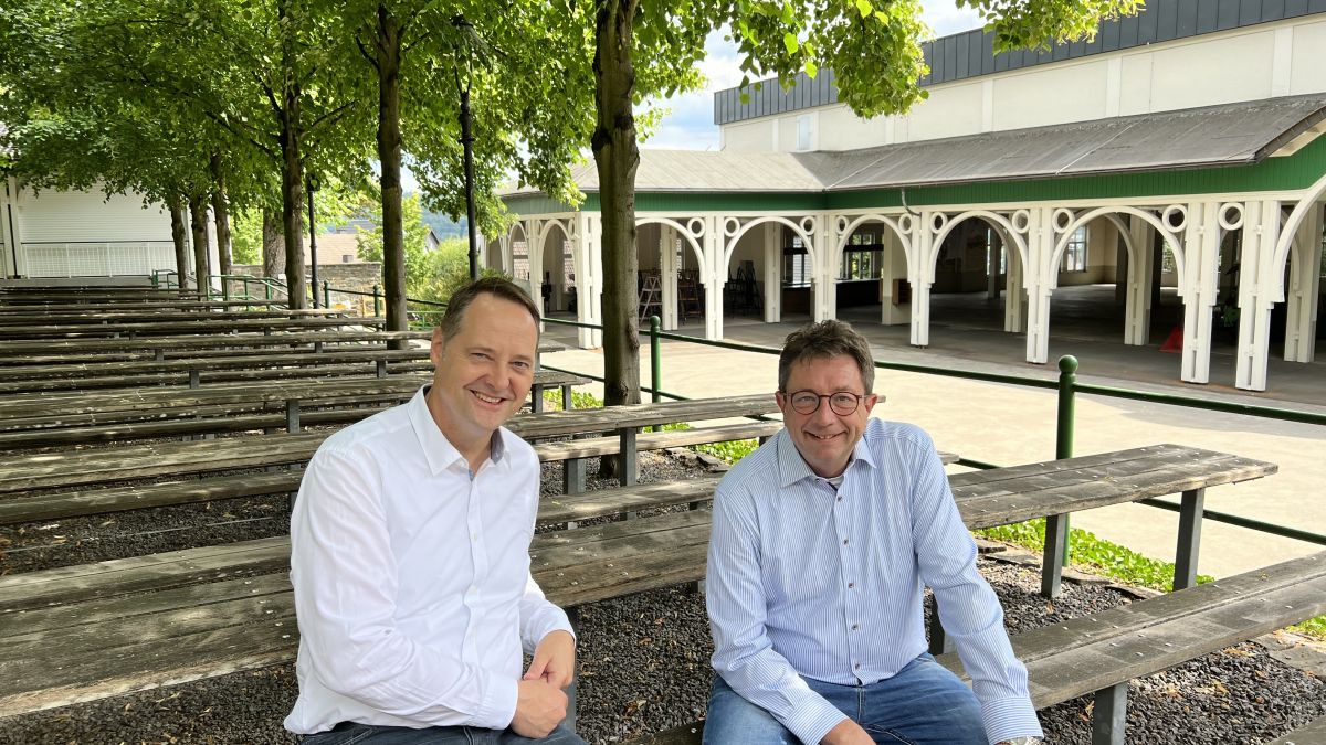 Bürgermeister Peter Weber (links) und Schützenmajor Peter Liese freuen sich aufs Olper Schützenfest. von Kreisstadt Olpe