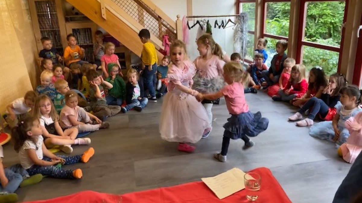 Bei „Let's Dance“ hatten die Kinder viel Spaß. von privat