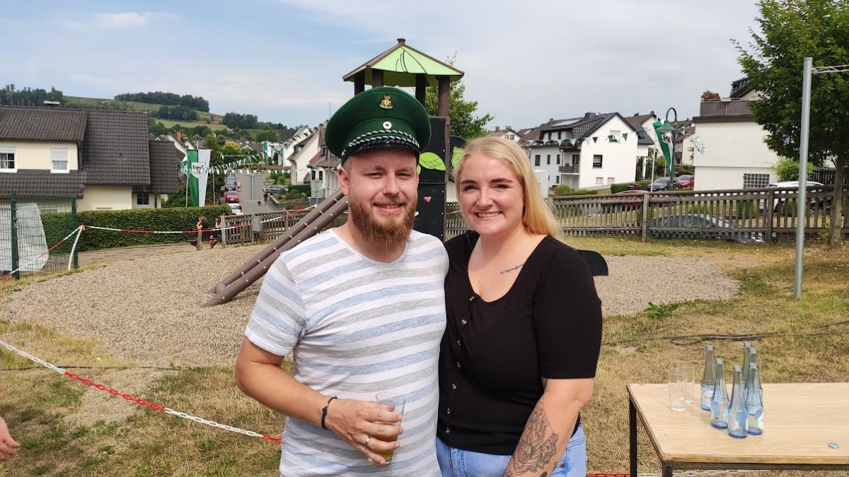 Schützenbruderschaft Dünschede feiert Königspaar Sascha und Ramona Wüllner