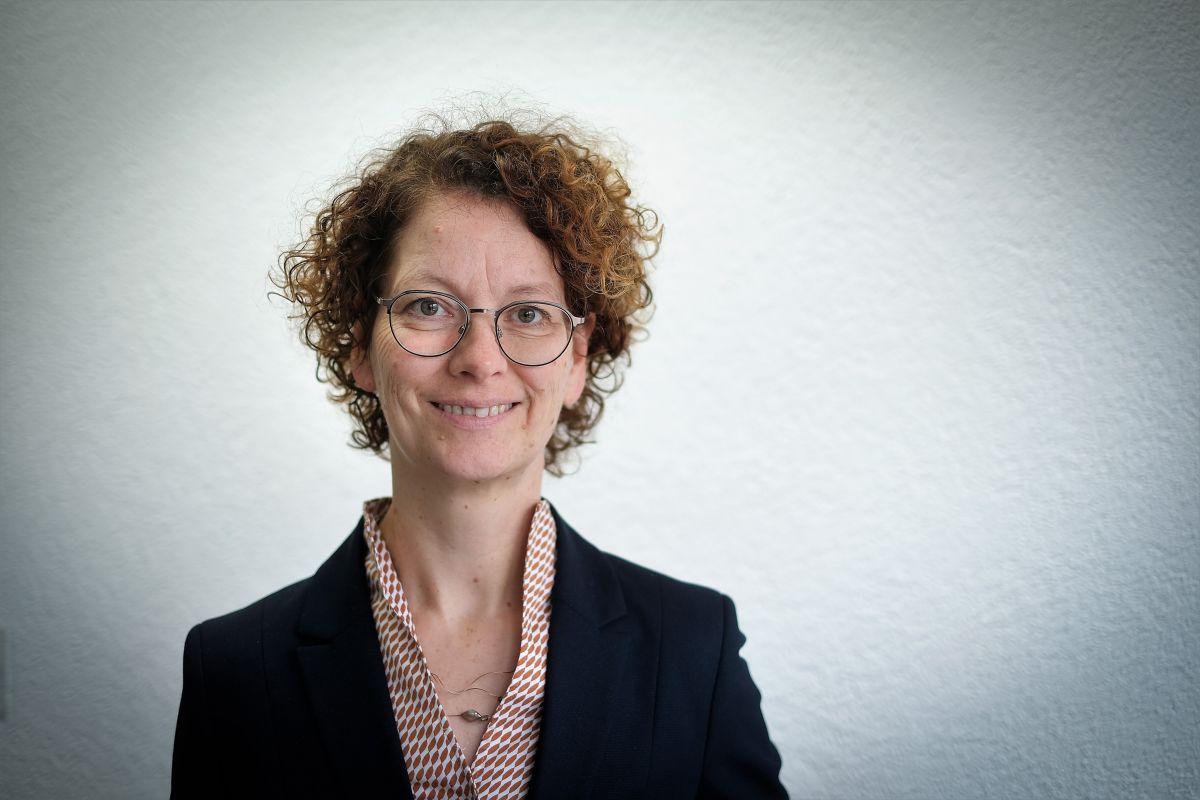 IHK-Geschäftsführerin Sabine Bechheim zeigt sich von der Höheren Berufsbildung überzeugt. von Carsten Schmale