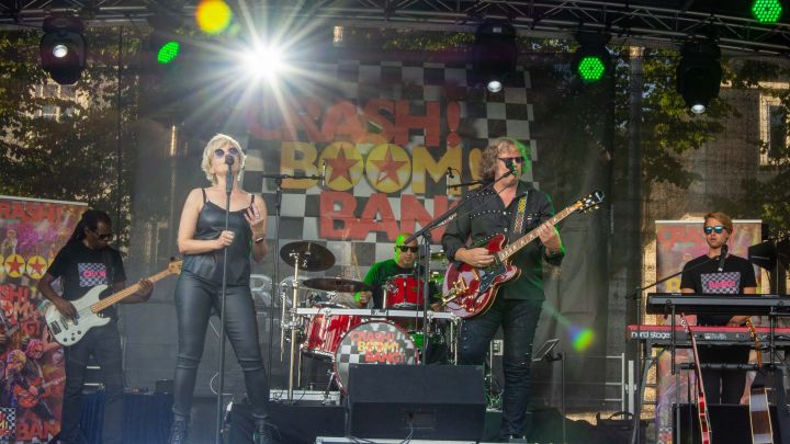 Die Roxette Tribute-Band Crash! Boom! Bang! spielte vor 1.000 Zuschauern in Olpe.