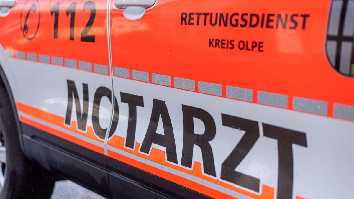 Ein 96-jährige wurde mit dem Rettungswagen ins Krankenhaus gebracht und verstarb dort einen Tag später. von Nils Dinkel