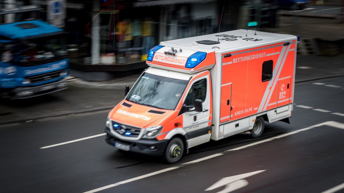 Symbolfoto Rettungswagen von Nils Dinkel