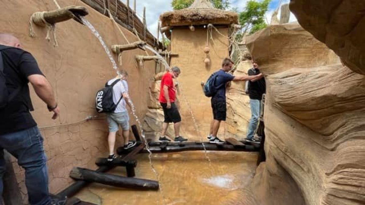 Die Jugendfeuerwehr Lennestadt erkundete den Freizeitpark. Da durften natürlich wasserreiche Fahrgeschäfte nicht fehlen. von Feuerwehr Lennestadt