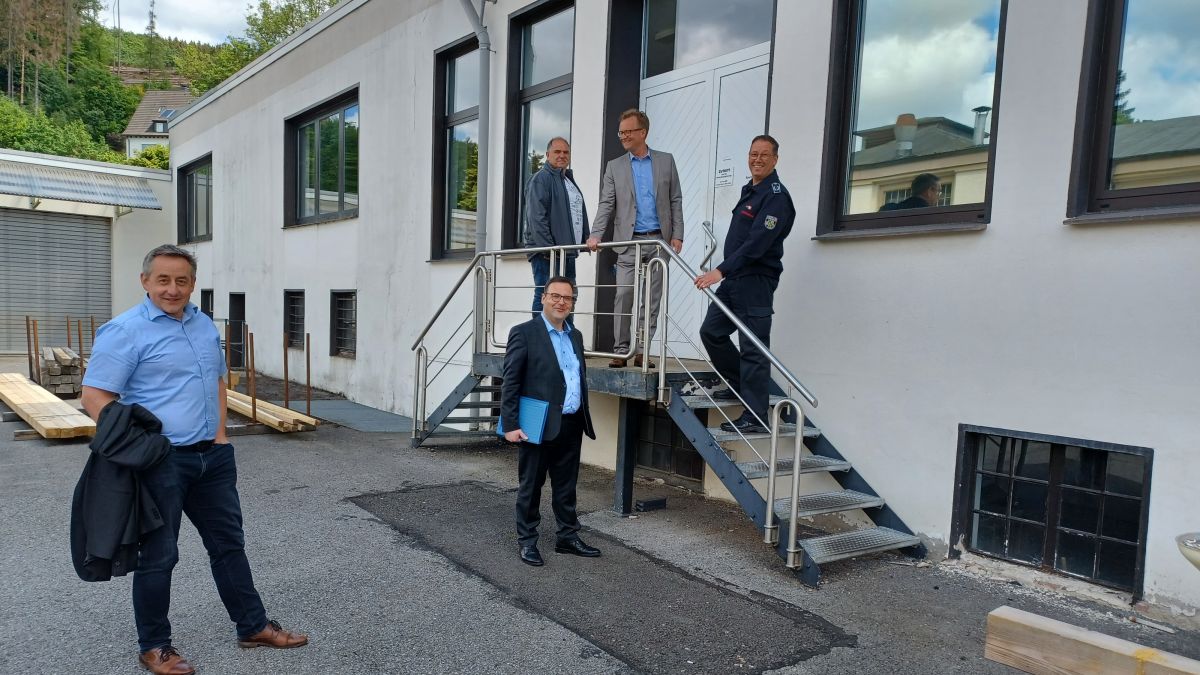 Der vorübergehende Standort der Feuerwehr Oedingen wurde nach dem Hochwasser bezogen. von Stadt Lennestadt