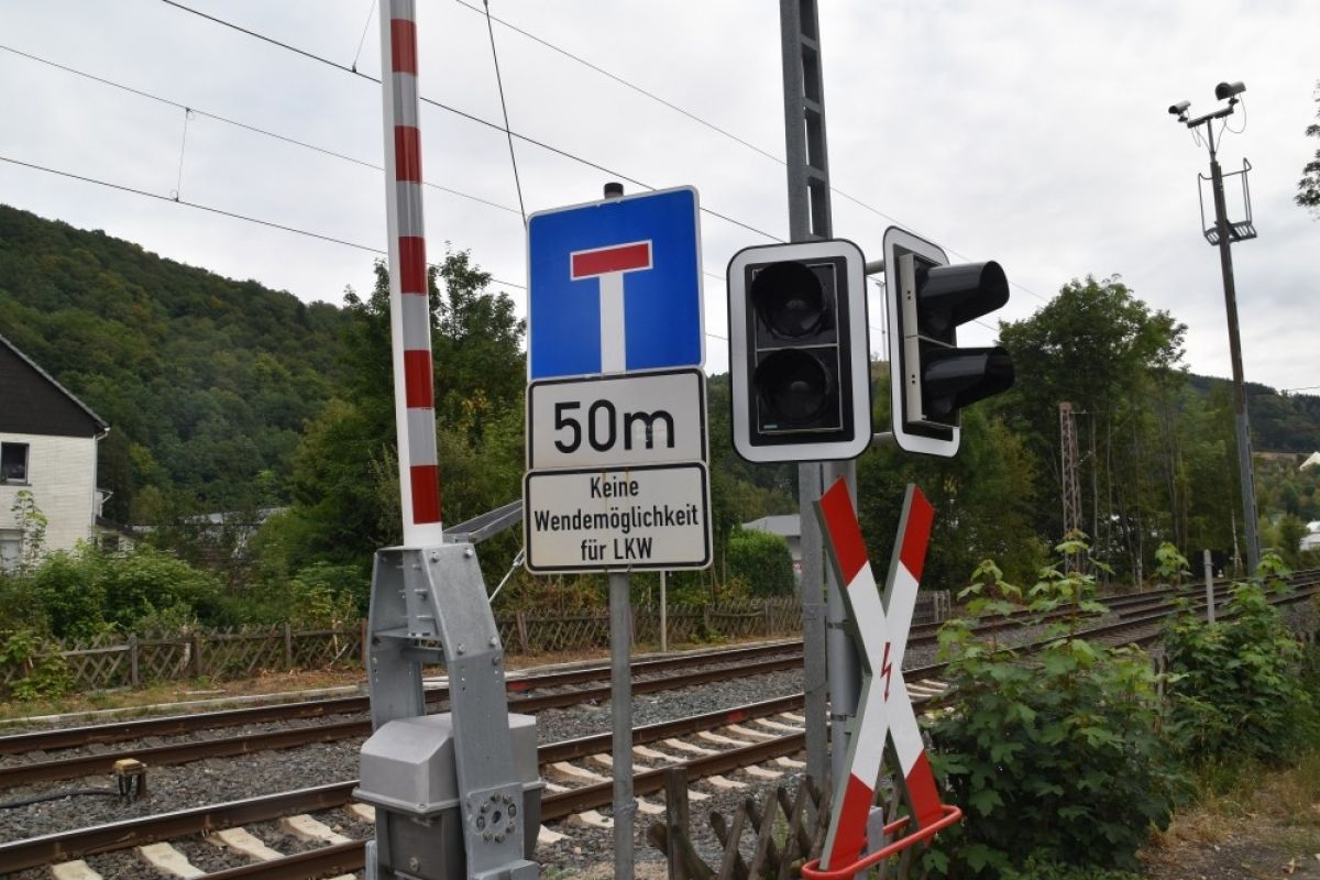 Die Schilder, dass es sich um eine Sackgasse handelt, werden oftmals übersehen oder missachtet. von Nicole Voss