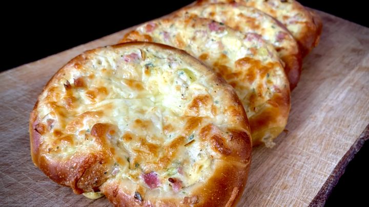 Oktoberfest-Zeit ist Brezel-Zeit. Eine zünftige Variante von dem Rezept zeigt euch heute Melli...