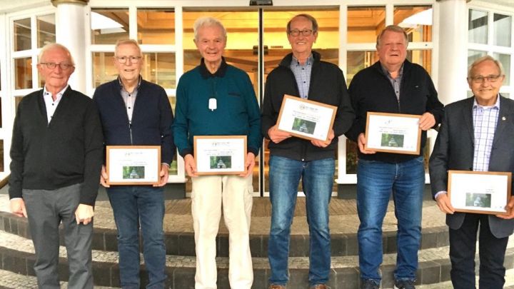 Der Vorsitzender Herbert Zens mit den Geehrten Werner Lamers, Paul-Willi Mertens, Alfons Seidel,...