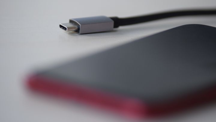 Das USB-C-Ladekabel soll einheitlich in der EU für Smartphones, Tablets und Laptops eingesetzt...