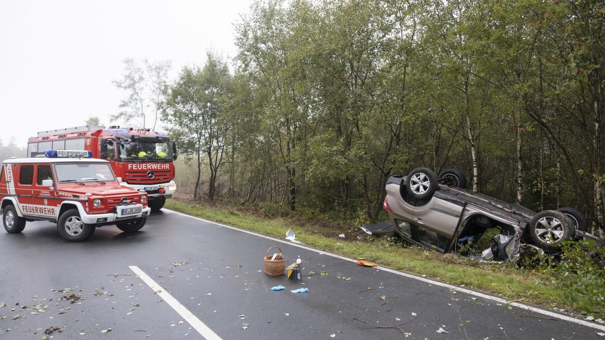 Der Wagen des Seniors hatte sich bei dem Unfall am 8. Oktober 2022 überschlagen. von Kai Osthoff