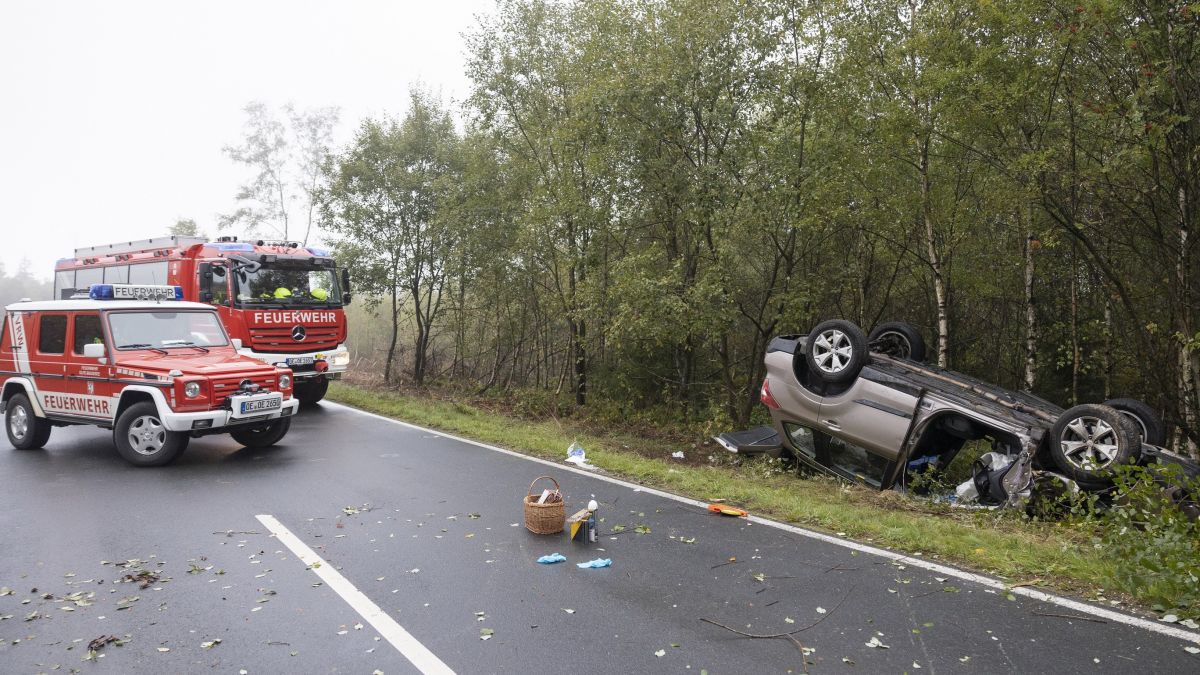 Der Wagen des Seniors hatte sich bei dem Unfall am 8. Oktober 2022 überschlagen. von Kai Osthoff