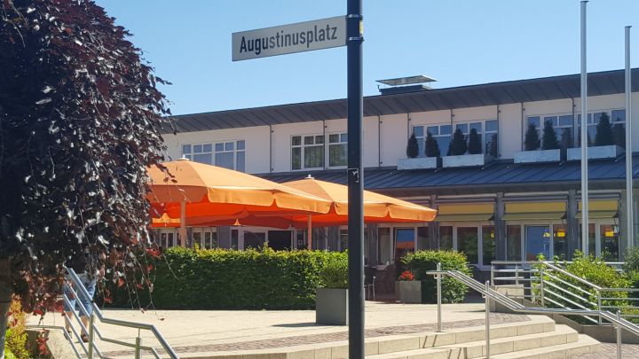 Die Veranstaltung „Bürgermeister vor Ort“ fand jetzt auf dem Augustinusplatz in Neu-Listernohl...