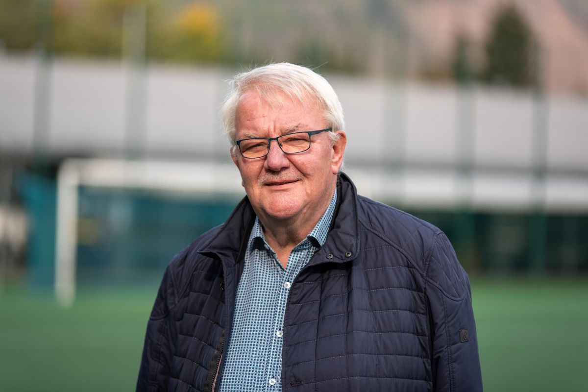 Bruno Hennecke betreut die zweite Mannschaft des FC Langenei-Kickenbach inzwischen seit 50 Jahren. von Nils Dinkel