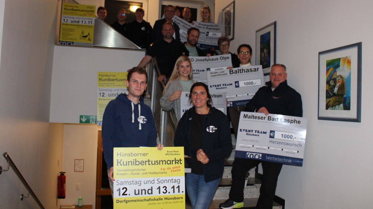Das Event Team Hünsborn überreichte Spendenschecks im Gesamtwert von 5.500 Euro an sieben karikative Einrichtungen und Organisationen. von Lorena Klein